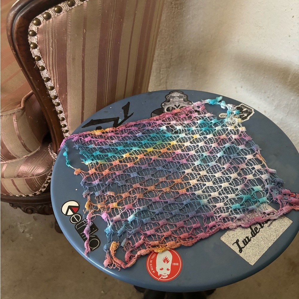 Tie dyed , antique doyolie